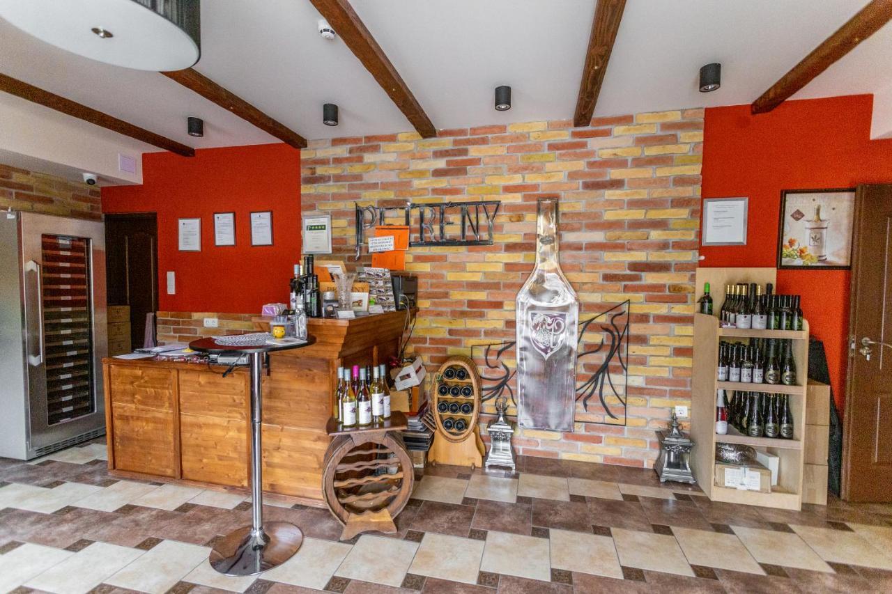 Bed and Breakfast Petrény Borpanzió à Egerszalók Extérieur photo