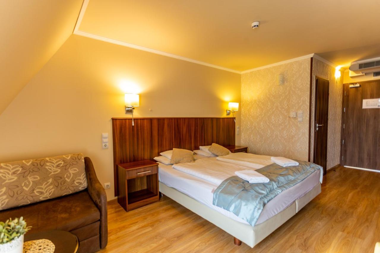 Bed and Breakfast Petrény Borpanzió à Egerszalók Extérieur photo